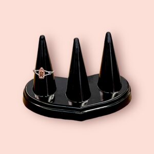 Anillo con Diseño de la Virgen de Guadalupe en Plata - Devoción y Elegancia