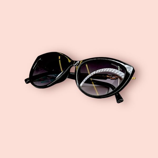 Gafas de Sol Michael Kors Negras - Estilo y Elegancia