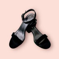 Sandalias Negras de Tacón Bajo con Correa Ajustable - Imagen 2