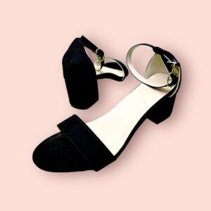 Sandalias de Tacón Bajo Negras con Correa de Hebilla