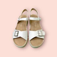 Sandalias Casual Plateadas con Detalle de Hebilla - Imagen 2