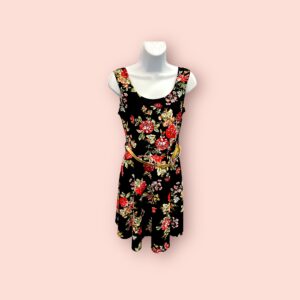 Vestido Floral Negro con Cinturón