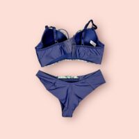 Encanto Marino: Conjunto de Lencería Azul Marino con Encaje Gris - Imagen 2