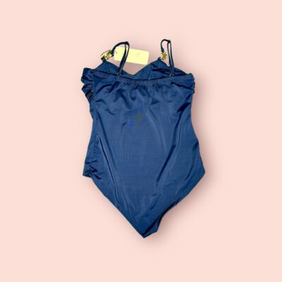 Elegancia Marina: Traje de Baño Entero Azul Marino