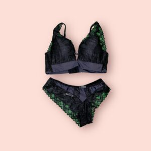 Conjunto de Lencería Negra con Encaje