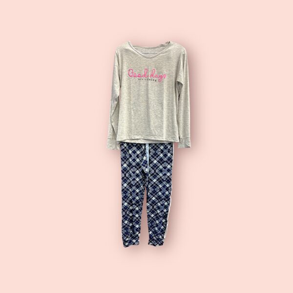 Pijama Dama con Estampado de Frase y Pantalón de Cuadros Pijama Dama con Estampado de Frase y Pantalón de Cuadros